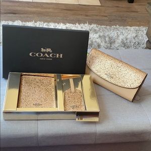 Set of wallet and star glitter travel set